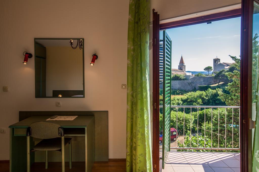Delfin Apartamento Krk Town